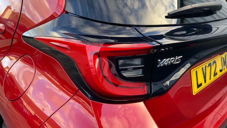 Toyota Yaris 1.5 Hybrid Design 5dr CVT Hybrid Hatchback